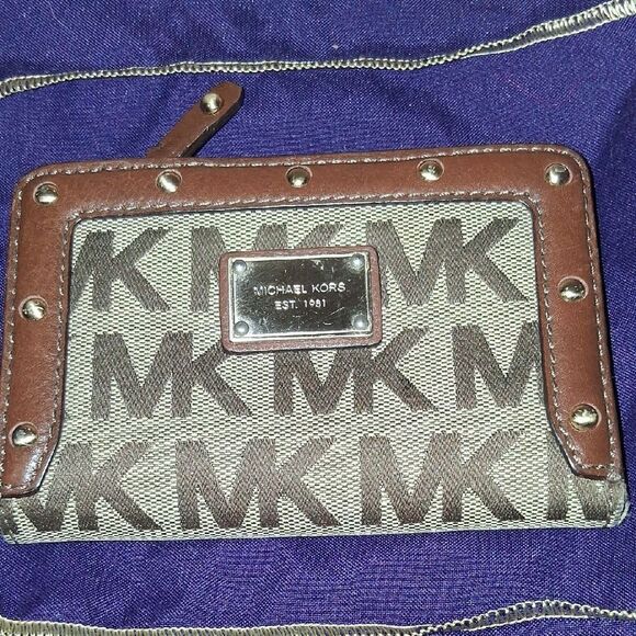 Michael Kors Brown and Cream Logo Wallet - Picture 1 of 6